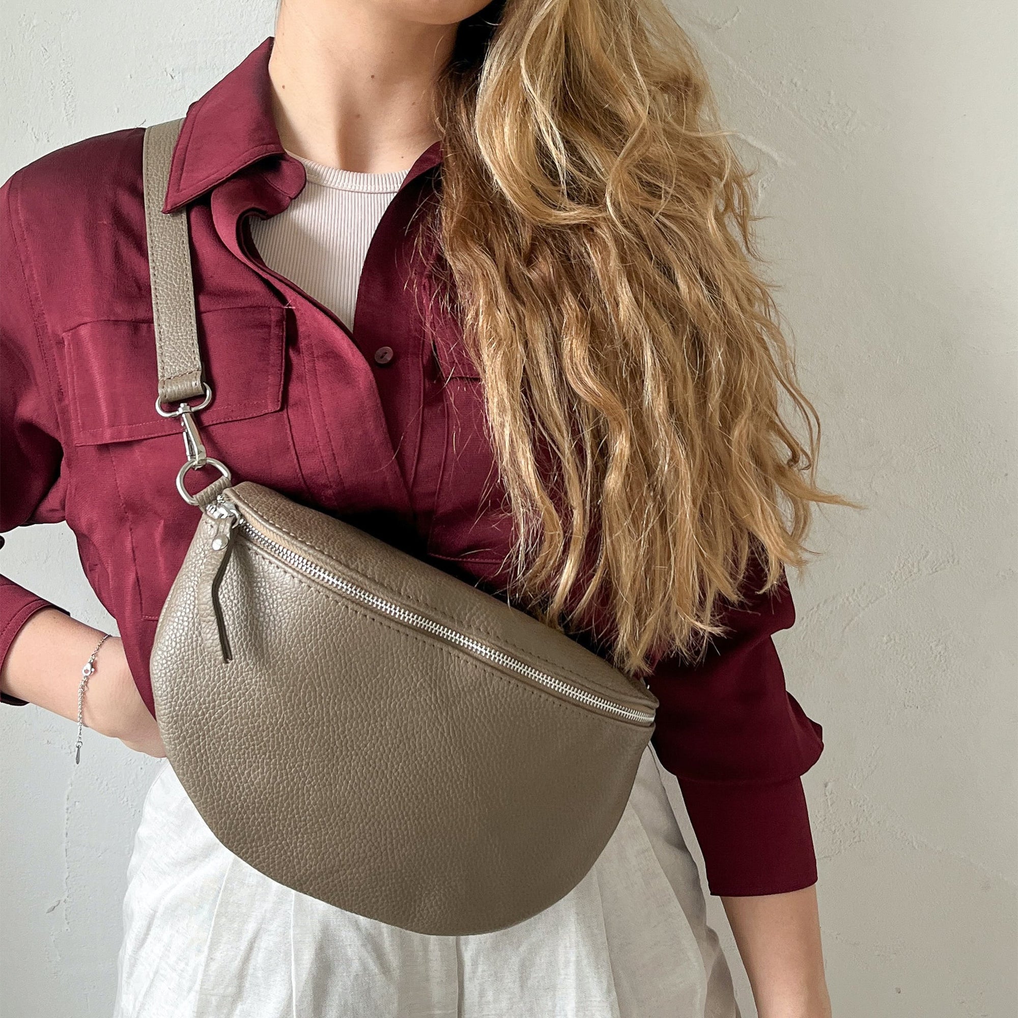 lepelou - leder - Bauchtasche - TONI taupe mit Wechselgurt | S - L - LPBTONTAUS5