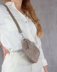 lepelou - leder - Bauchtasche - Wildleder Bauchtasche taupe mit Wechselgurt | S - L - LPBVALTAUS1