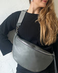 lepelou - leder - Bauchtasche - XL Bauchtasche LARA dunkelgrau - LPBLARDGRE