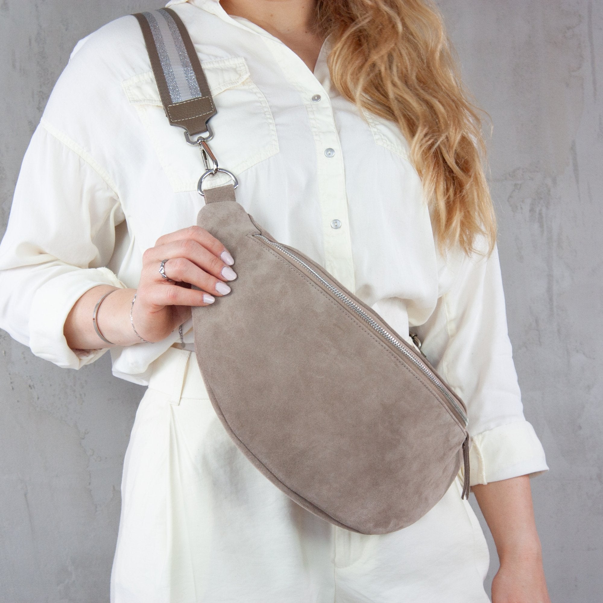 lepelou - leder - Bauchtasche - XL Wildleder Bauchtasche taupe mit Wechselgurt - LPBVALTAUXL1