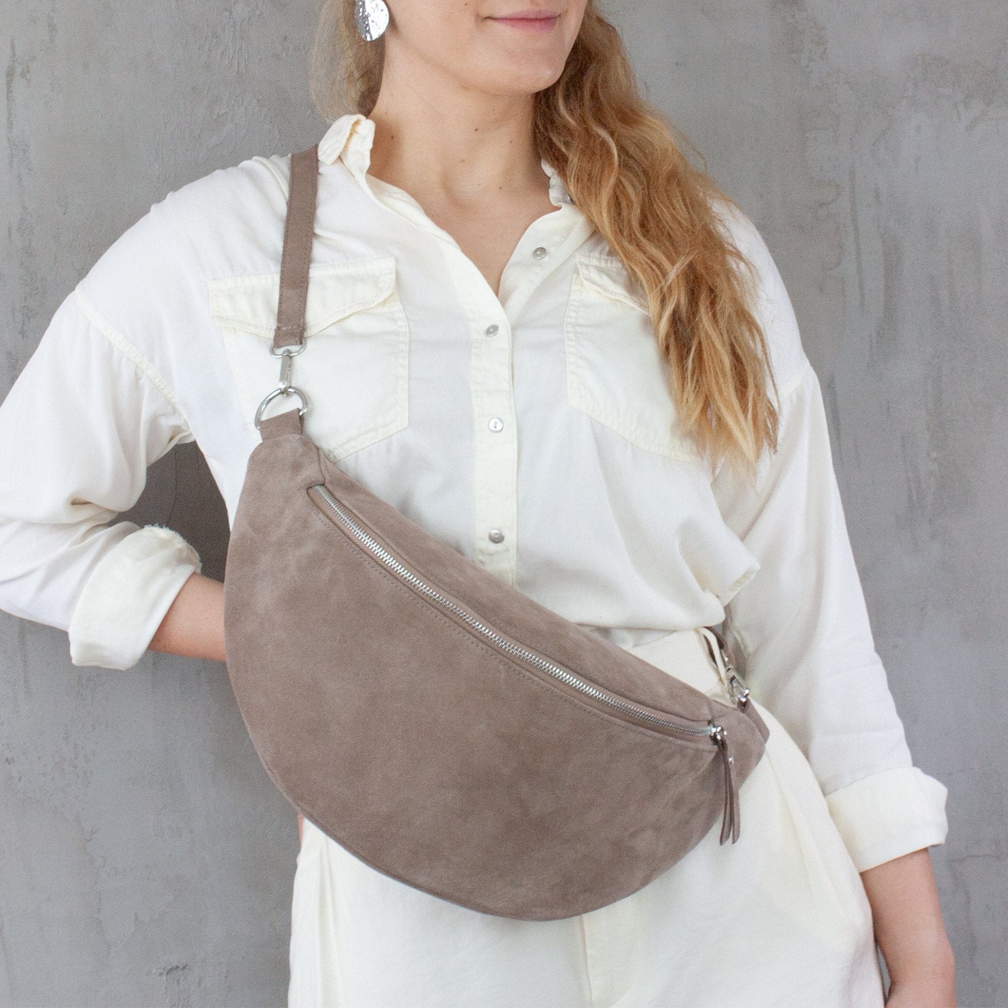 lepelou - leder - Bauchtasche - XL Wildleder Bauchtasche taupe mit Wechselgurt - LPBVALTAUXL1