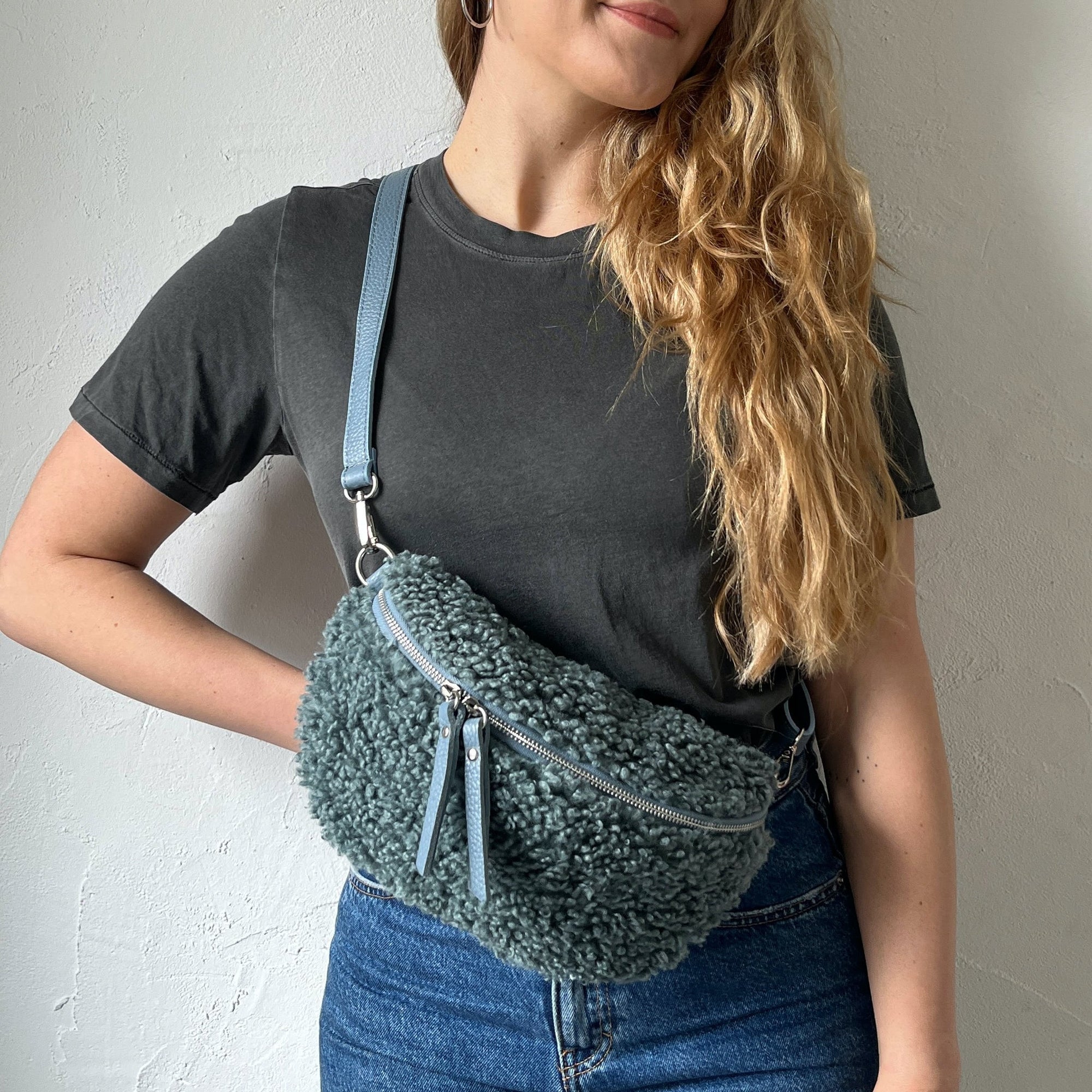 lepelou - leder - Bauhtasche - EMMA blau - LPBEMMBLAE