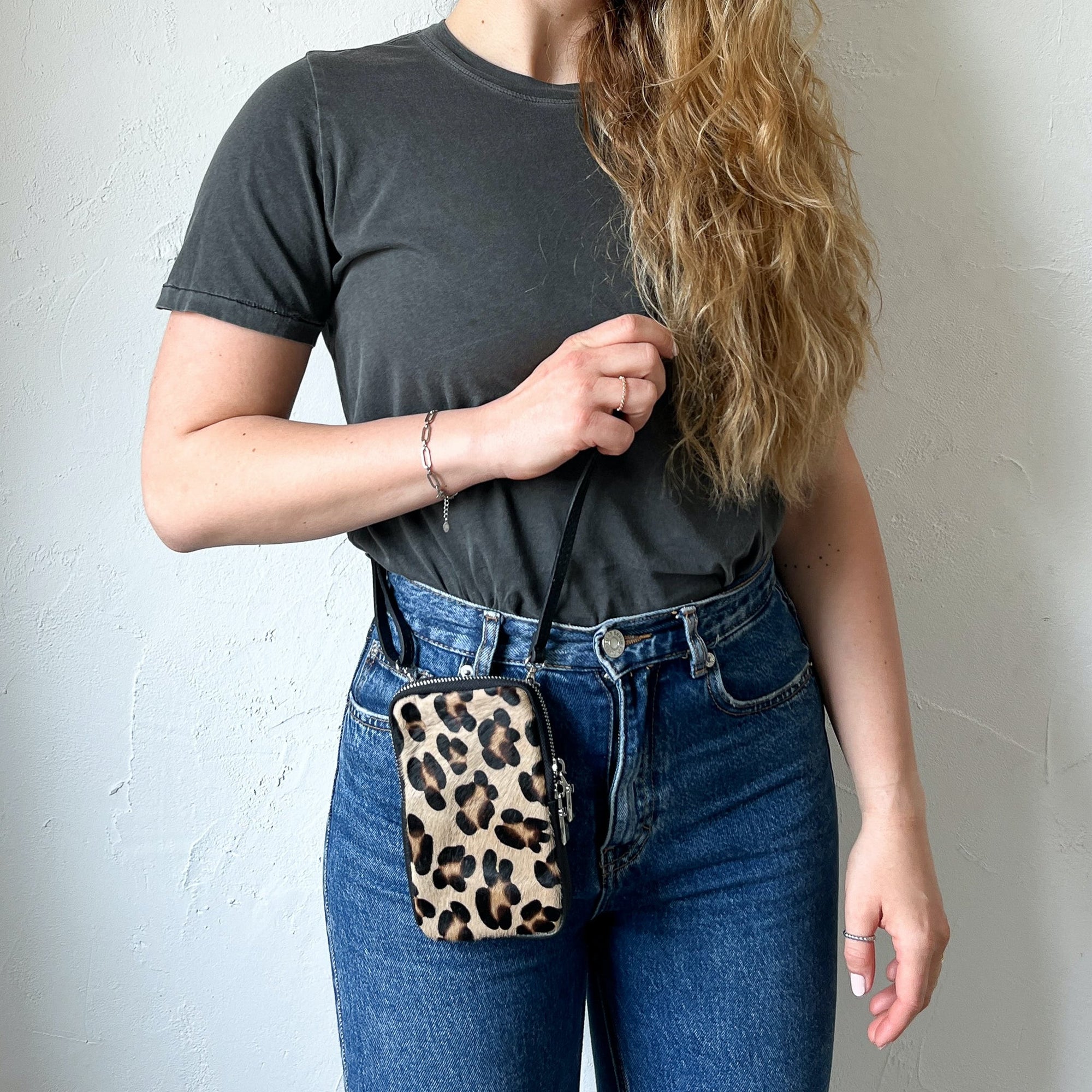 lepelou - leder - NANI – Leder Handytasche leo - LPHNANLEOE